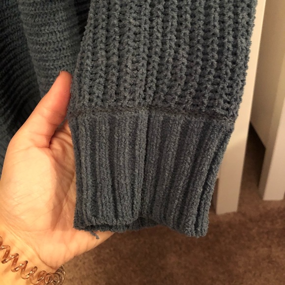 Women’s American Eagle Sweater - M - Picture 7 of 9